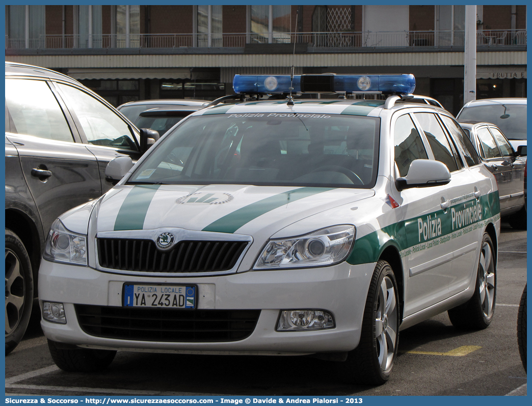 Polizia Locale YA243AD
Polizia Provinciale
Provincia di Ravenna
Skoda Octavia Wagon III serie
Allestitore Focaccia Group S.r.l.
Parole chiave: Polizia;Locale;Provinciale;Ravenna;Skoda;Octavia;Wagon;Focaccia