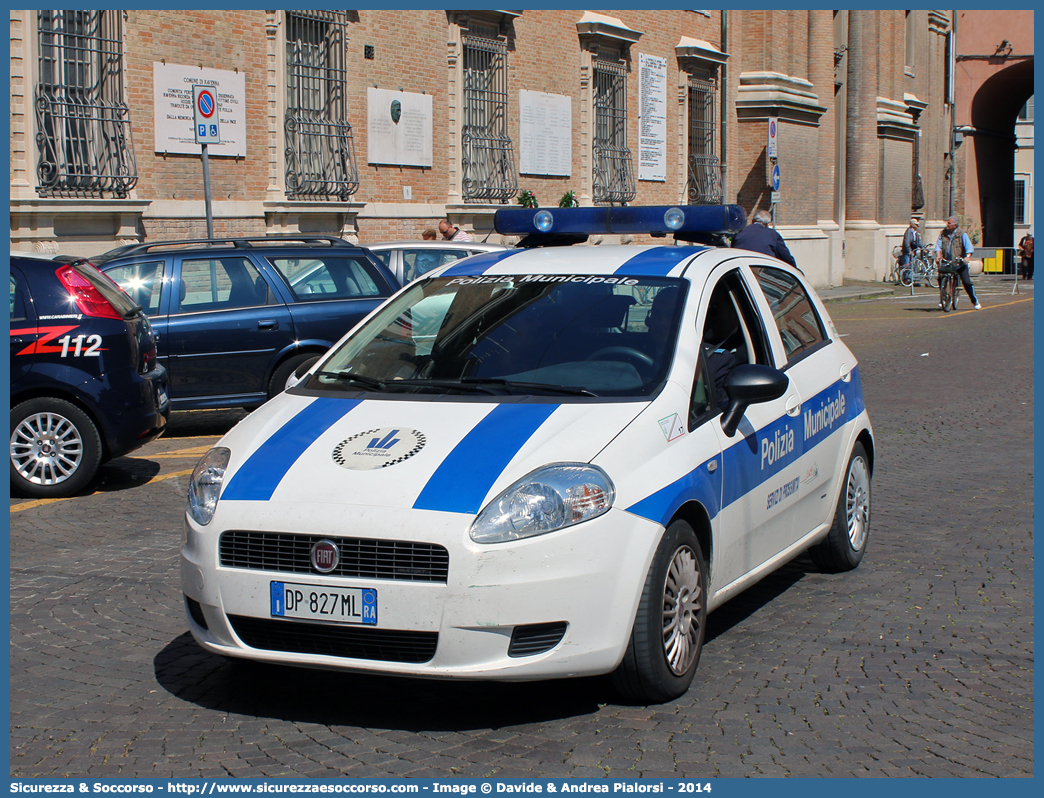 -
Polizia Municipale
Unione Comuni della Bassa Romagna
Fiat Grande Punto
Allestitore Focaccia Group S.r.l.
Parole chiave: Polizia;Locale;Municipale;Bassa Romagna;Alfonsine;Bagnacavallo;Bagnara di Romagna;Conselice;Cotignola;Fusignano;Lugo;Massa Lombarda;Sant&#039;Agata sul Santerno;Sant Agata sul Santerno;Fiat;Grande;Punto;Focaccia