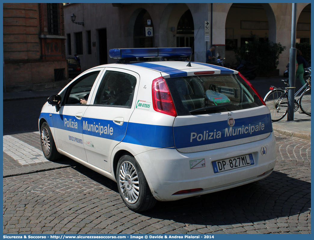 -
Polizia Municipale
Unione Comuni della Bassa Romagna
Fiat Grande Punto
Allestitore Focaccia Group S.r.l.
Parole chiave: Polizia;Locale;Municipale;Bassa Romagna;Alfonsine;Bagnacavallo;Bagnara di Romagna;Conselice;Cotignola;Fusignano;Lugo;Massa Lombarda;Sant&#039;Agata sul Santerno;Sant Agata sul Santerno;Fiat;Grande;Punto;Focaccia