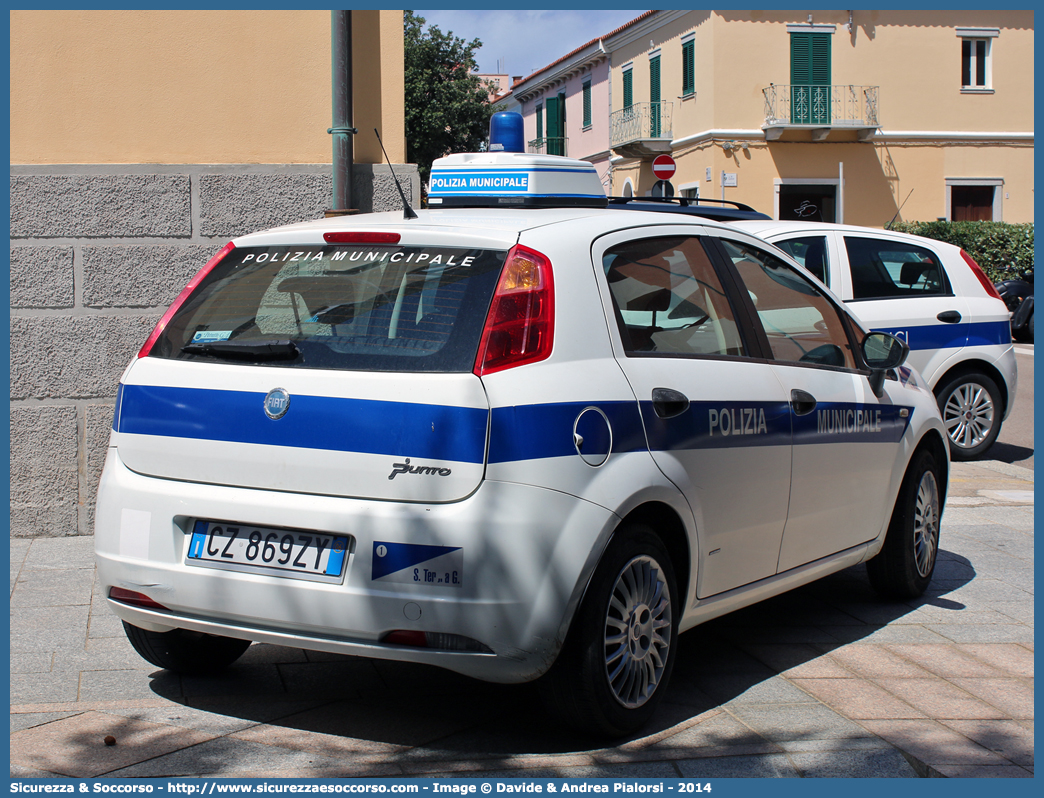 -
Polizia Municipale
Comune di Santa Teresa Gallura
Fiat Grande Punto
(variante)
Parole chiave: PL;PM;P.L.;P.M.;Polizia;Locale;Municipale;Santa Teresa Gallura;Fiat;Grande Punto