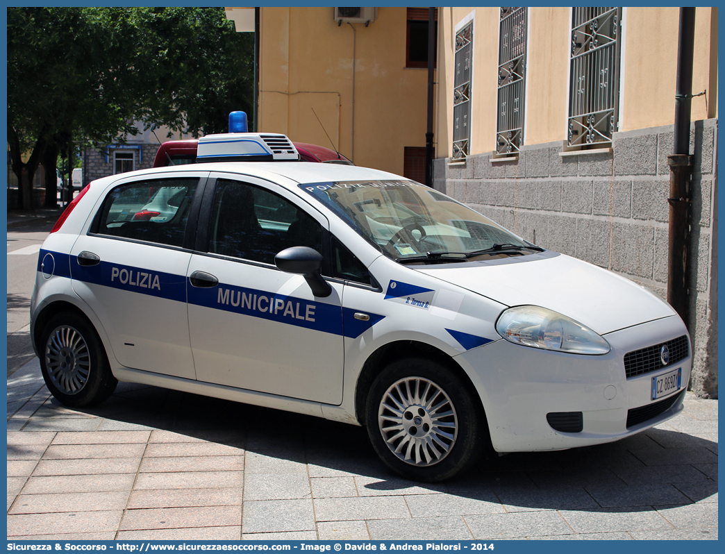 -
Polizia Municipale
Comune di Santa Teresa Gallura
Fiat Grande Punto
(variante)
Parole chiave: PL;PM;P.L.;P.M.;Polizia;Locale;Municipale;Santa Teresa Gallura;Fiat;Grande Punto