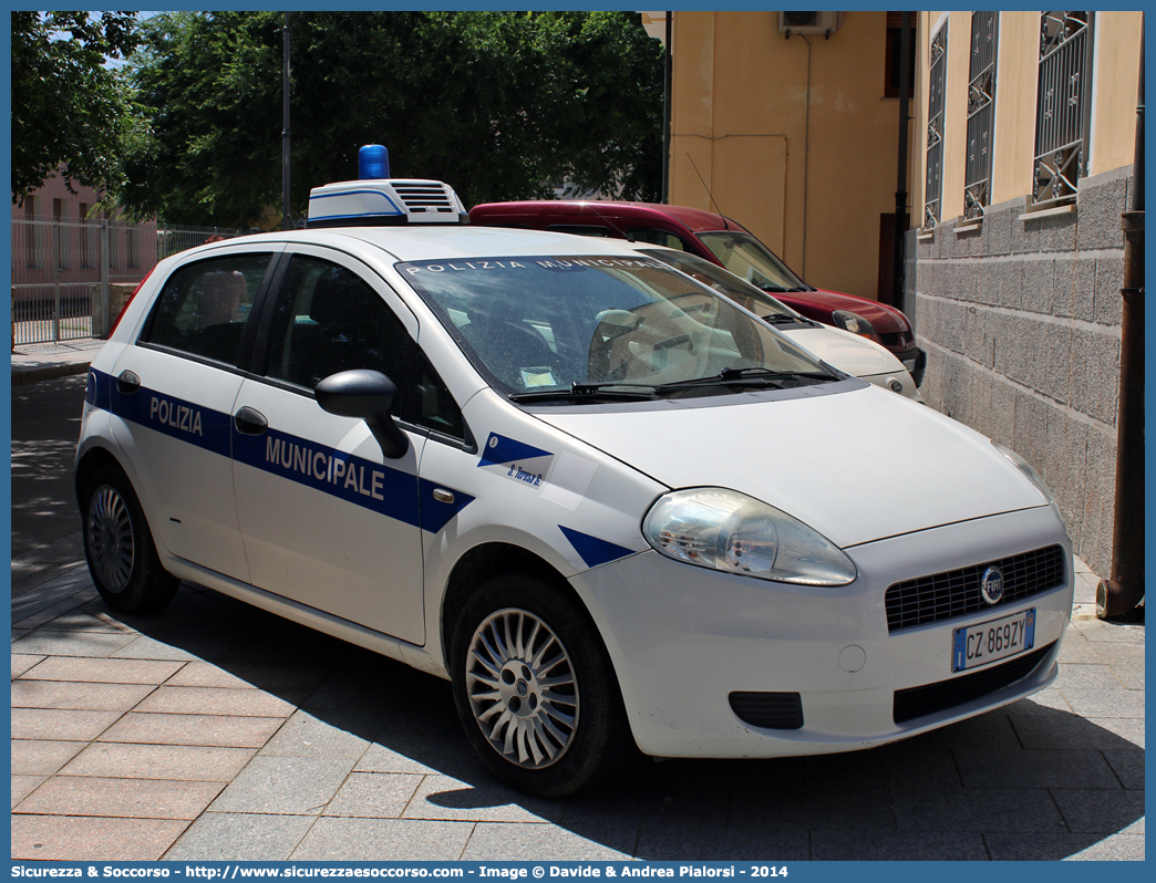 -
Polizia Municipale
Comune di Santa Teresa Gallura
Fiat Grande Punto
(variante)
Parole chiave: PL;PM;P.L.;P.M.;Polizia;Locale;Municipale;Santa Teresa Gallura;Fiat;Grande Punto