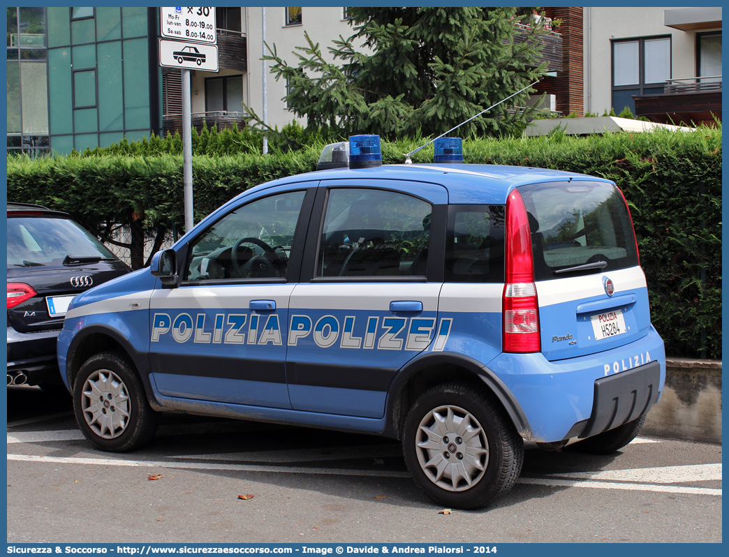 Polizia H5284
Polizia di Stato
Questura di Bolzano
Fiat Nuova Panda 4X4 I serie restyling
Parole chiave: PS;P.S.;Polizia;di;Stato;Polizei;Bolzano;Fiat;Nuova;Panda;4X4