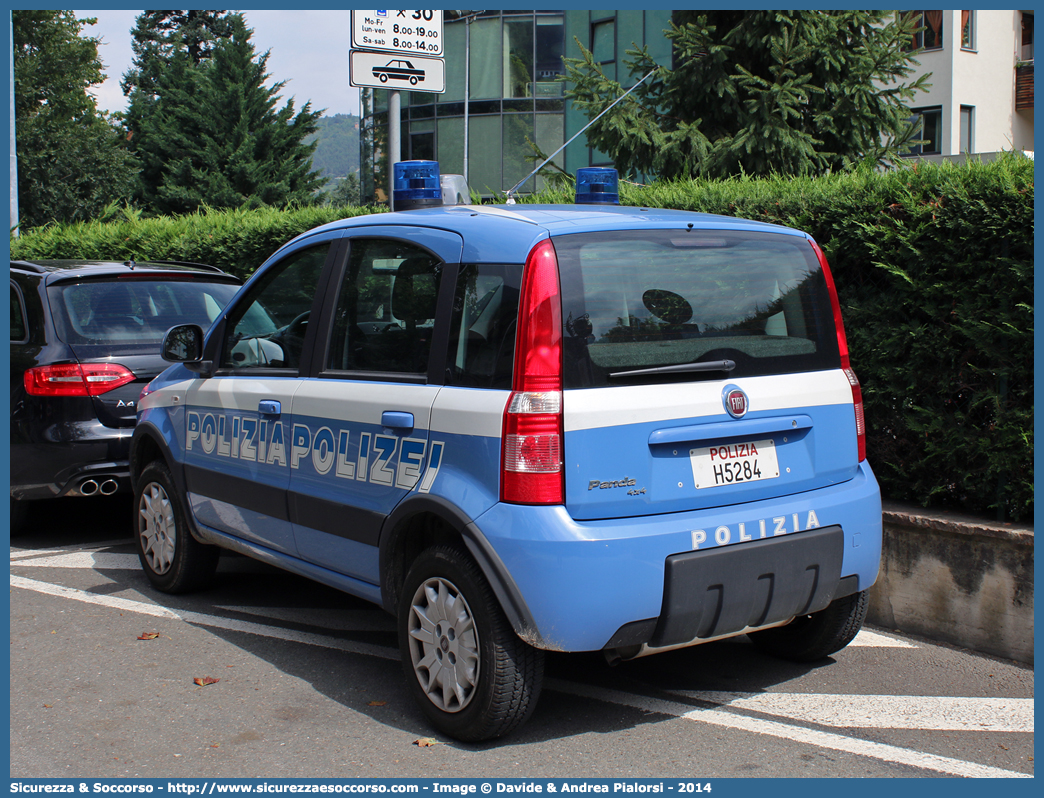 Polizia H5284
Polizia di Stato
Questura di Bolzano
Fiat Nuova Panda 4X4 I serie restyling
Parole chiave: PS;P.S.;Polizia;di;Stato;Polizei;Bolzano;Fiat;Nuova;Panda;4X4