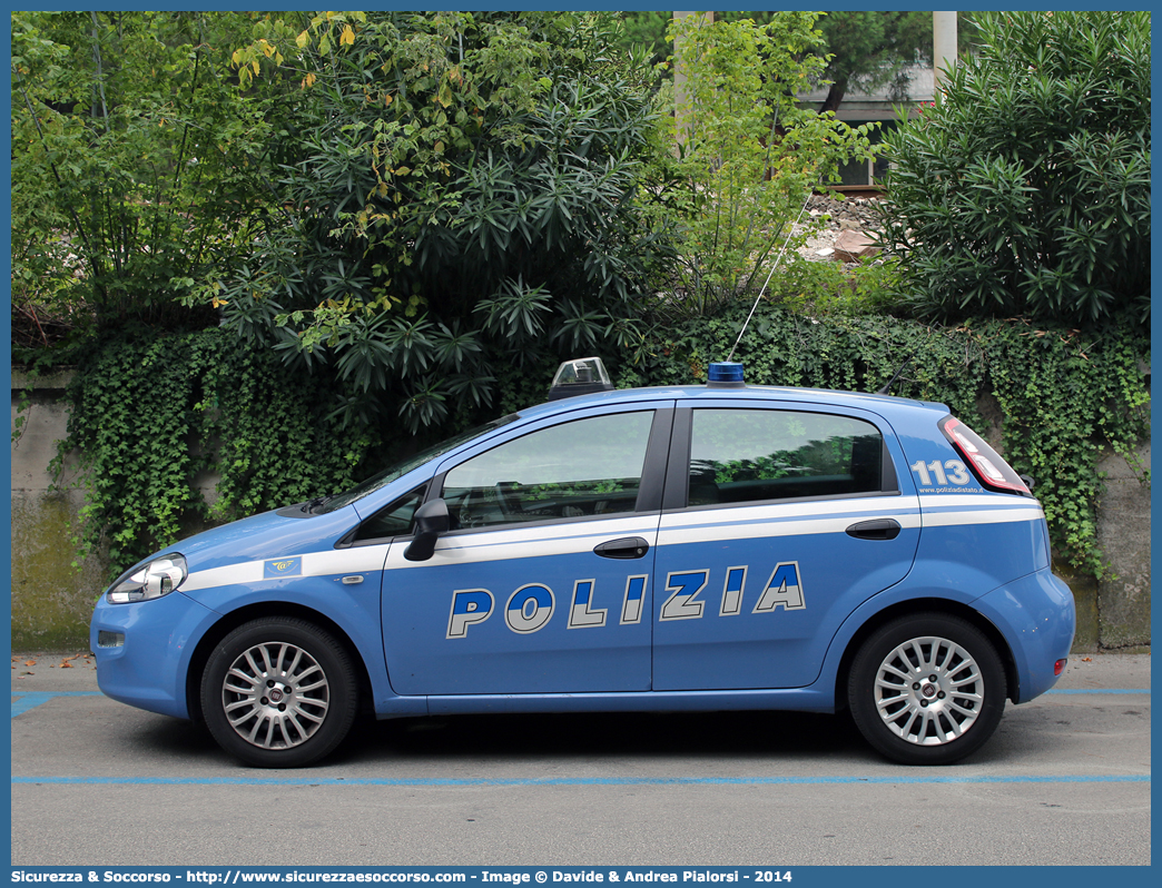 Polizia H6496
Polizia di Stato
Polizia delle Comunicazioni
Fiat Punto IV serie
Parole chiave: PS;P.S.;Polizia;di;Stato;delle;Comunicazioni;Fiat;Punto