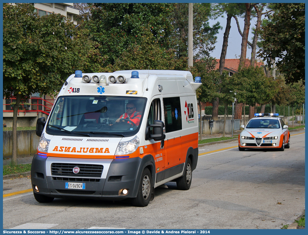 RA 07
118 Romagna Soccorso
Ambito Territoriale di Ravenna
Fiat Ducato III serie
Allestitore Vision S.r.l.
Parole chiave: 118;Romagna;Ravenna;Soccorso;Ambulanza;Autoambulanza;Fiat;Ducato;X250;X 250;Vision