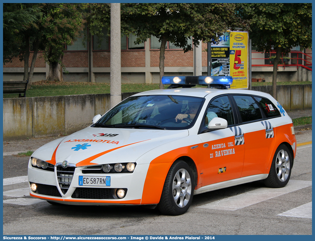 MIKE 01
118 Romagna Soccorso
Ambito Territoriale di Ravenna
Alfa Romeo 159 Sportwagon
Allestitore Vision S.r.l.
(II variante)
Parole chiave: Alfa Romeo;159;Sportwagon;118;Romagna;Ravenna;Soccorso;Automedica;Automedicalizzata;Auto Medica;Auto Medicalizzata;Vision