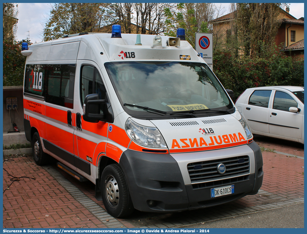 BO 0652
118 Bologna Soccorso
Fiat Ducato III serie
Allestitore Orion S.r.l.
(variante)
Parole chiave: 118;Bologna;Soccorso;Ambulanza;Autoambulanza;Fiat;Ducato;X250;X 250;Orion