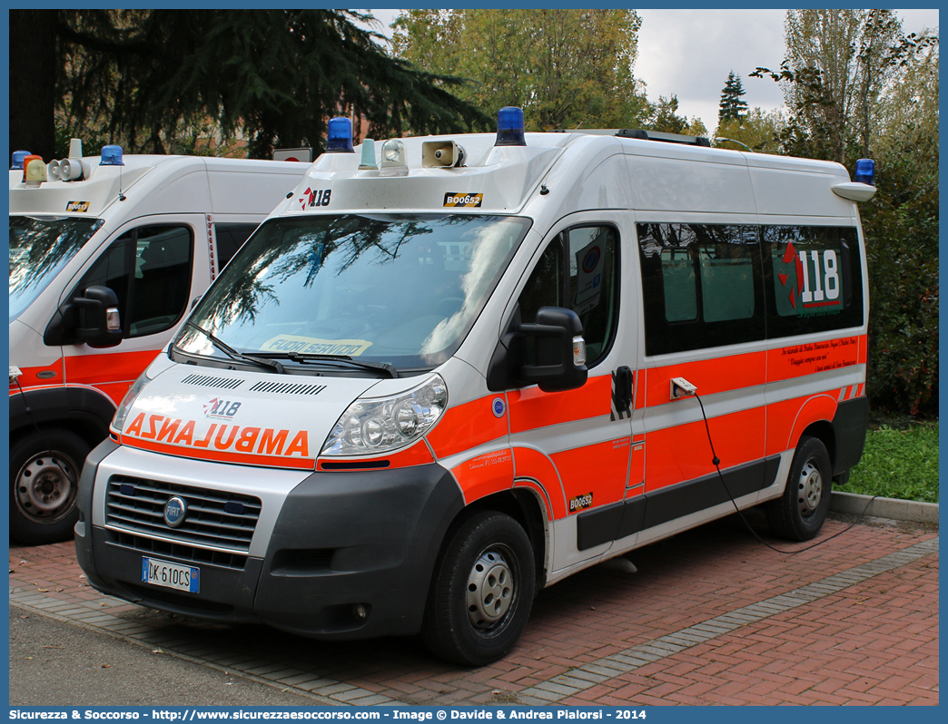 BO 0652
118 Bologna Soccorso
Fiat Ducato III serie
Allestitore Orion S.r.l.
(variante)
Parole chiave: 118;Bologna;Soccorso;Ambulanza;Autoambulanza;Fiat;Ducato;X250;X 250;Orion