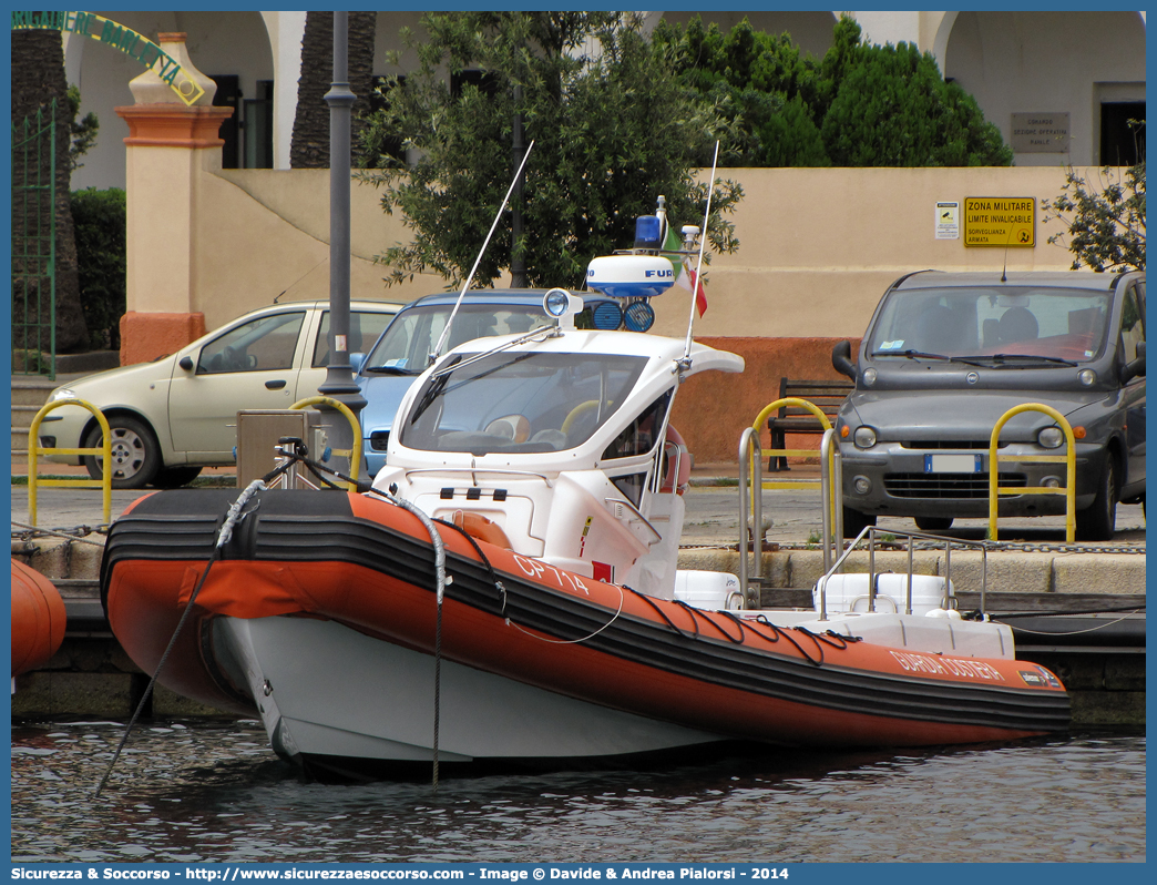 CP 714
Corpo delle Capitanerie di Porto
Guardia Costiera
Vedetta Costiera Classe 713
Arimar Solemar 32
Parole chiave: CP;C.P.;G.C.;GC;Guardia;Costiera;Capitaneria;Capitanerie;Porto;Vedetta;Vedette;Costiera;Costiere;Classe;713;Arimar;Solemar;32