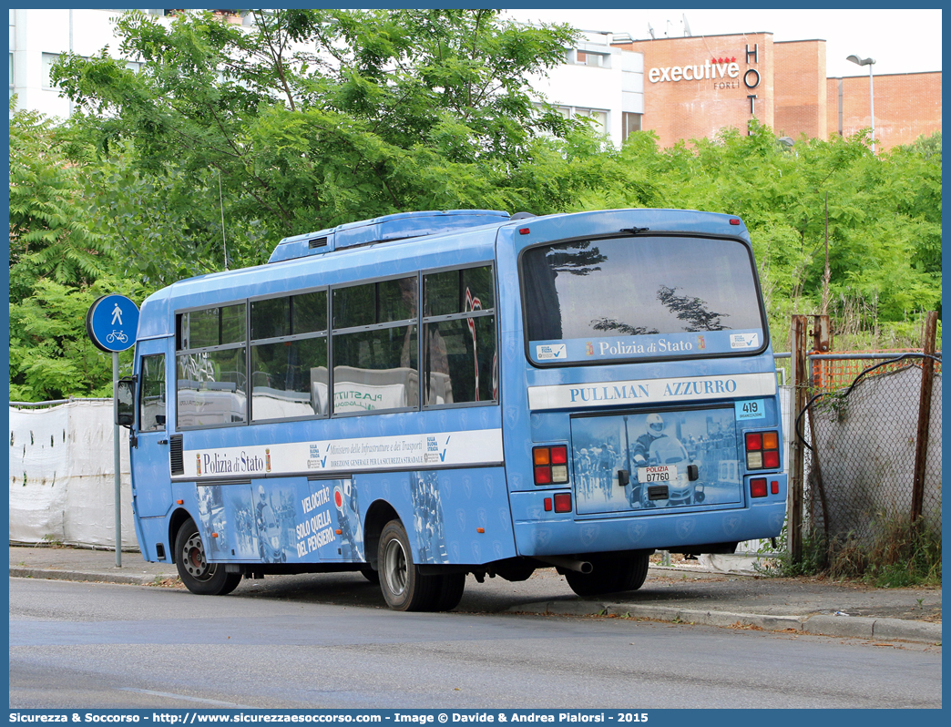 Polizia D7760
Polizia di Stato
Polizia Stradale
Iveco Cacciamali 100E18
"Pullman Azzurro"
(variante II)
Parole chiave: Polizia;Stato;Polizia di Stato;Stradale;Iveco;Cacciamali;100E18;Pullman Azzurro;D7760