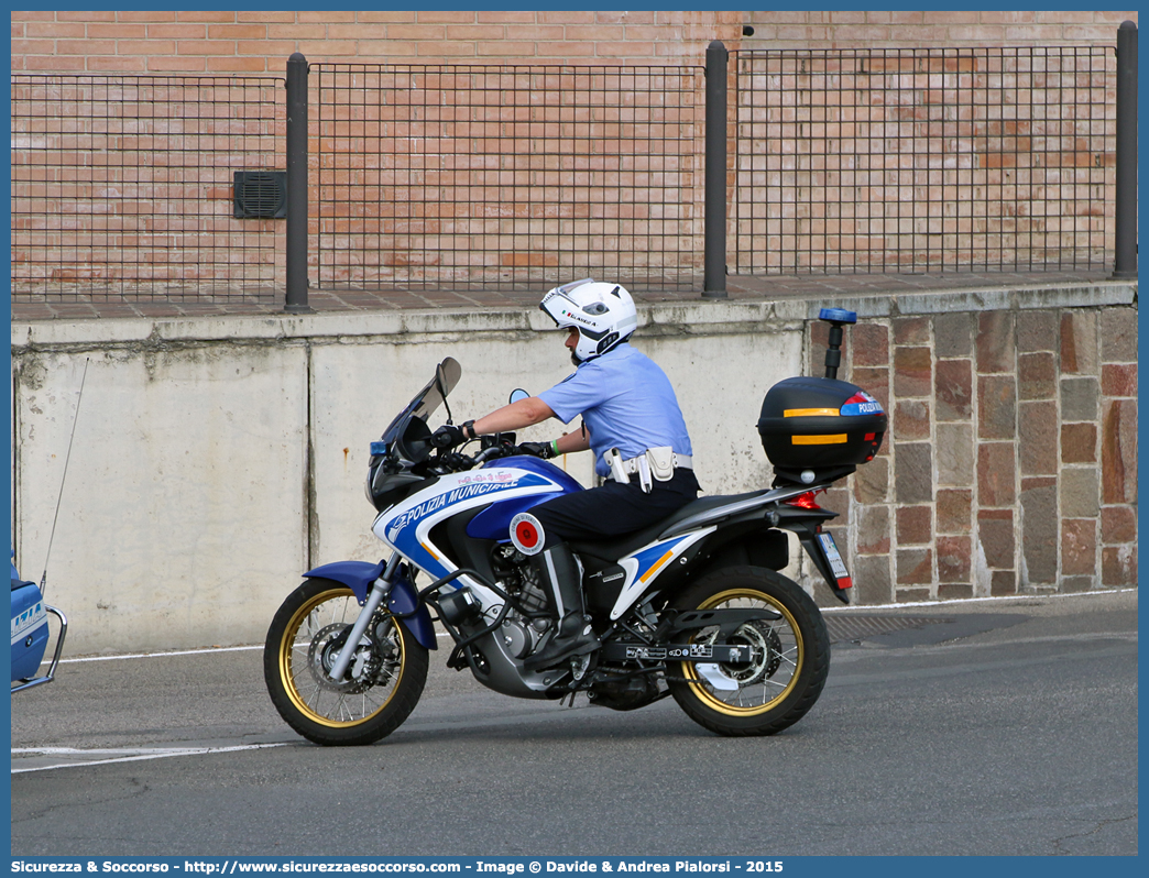 Polizia Locale YA00030
Polizia Municipale
Comune di Forlì
Honda Transalp III serie
Parole chiave: Polizia;Locale;Municipale;Honda;Transalp