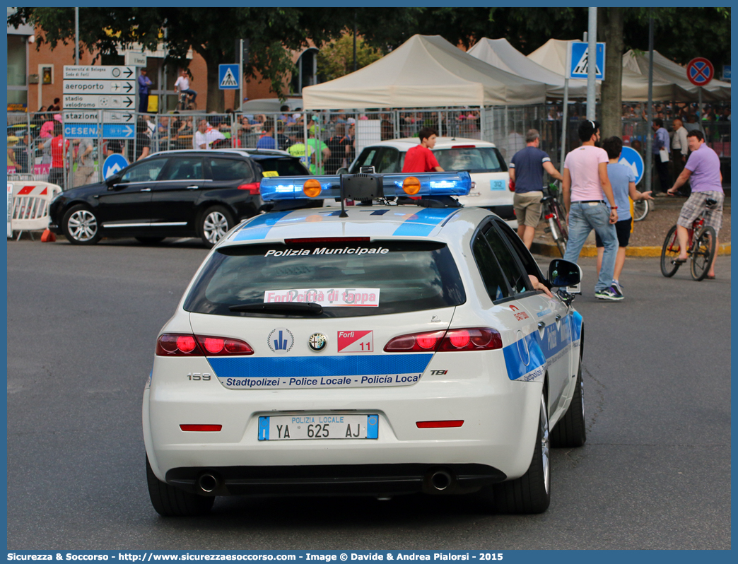 Polizia Locale YA625AJ
Polizia Municipale
Comune di Forlì
Alfa Romeo 159 Sportwagon
Allestitore Focaccia Group S.r.l.
Parole chiave: Polizia;Locale;Municipale;Forlì;Forli;Alfa Romeo;159;Sportwagon;Sport Wagon;Focaccia;YA625AJ;YA 625 AJ