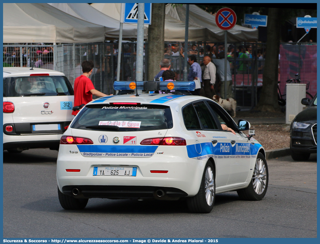 Polizia Locale YA625AJ
Polizia Municipale
Comune di Forlì
Alfa Romeo 159 Sportwagon
Allestitore Focaccia Group S.r.l.
Parole chiave: Polizia;Locale;Municipale;Forlì;Forli;Alfa Romeo;159;Sportwagon;Sport Wagon;Focaccia;YA625AJ;YA 625 AJ