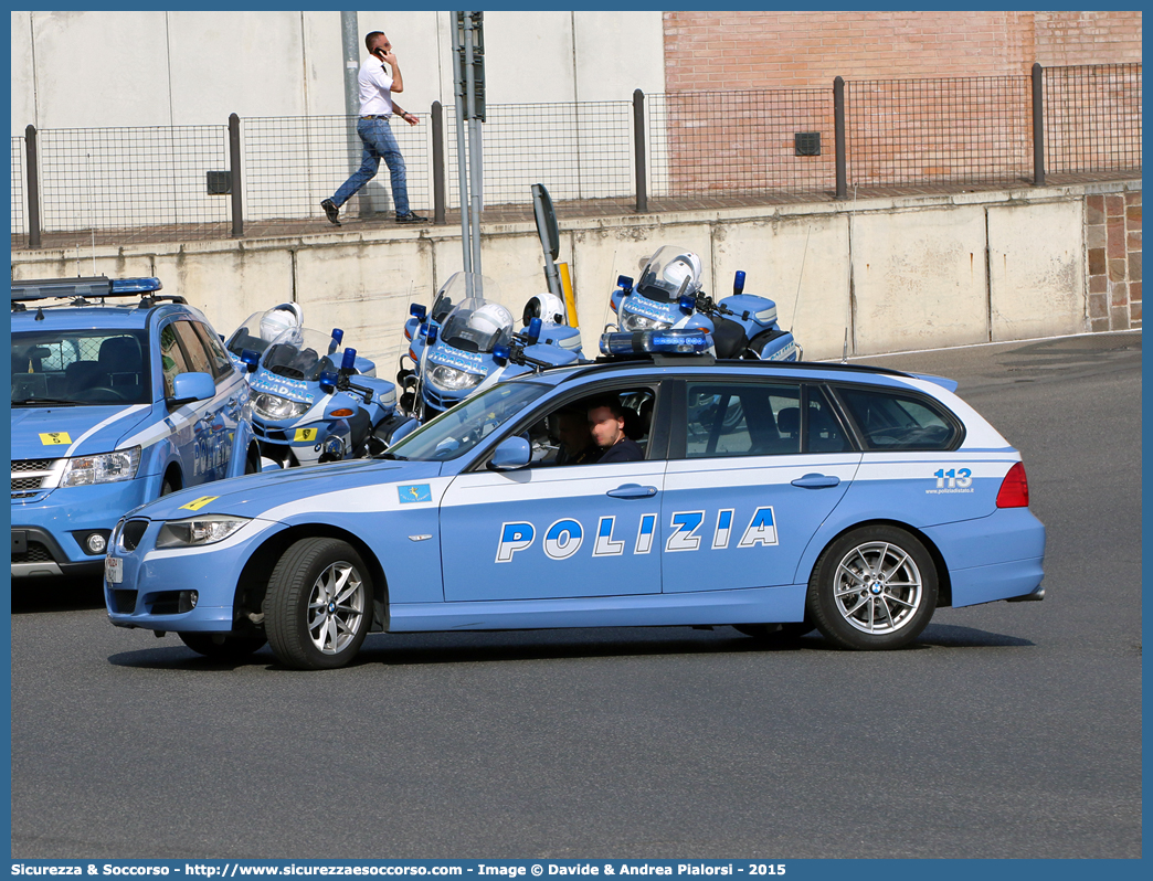 Polizia H4211
Polizia di Stato
Polizia Stradale
Bmw Serie 3 E90 Touring
Parole chiave: Polizia di Stato;Polizia;PS;Polizia Stradale;BMW;Serie 3;E90;Touring