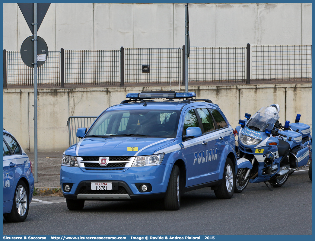 Polizia H8781
Polizia di Stato
Polizia Stradale
Fiat Freemont
Parole chiave: PS;P.S.;Polizia;di;Stato;Pubblica;Sicurezza;Stradale;Fiat;Freemont;H8781