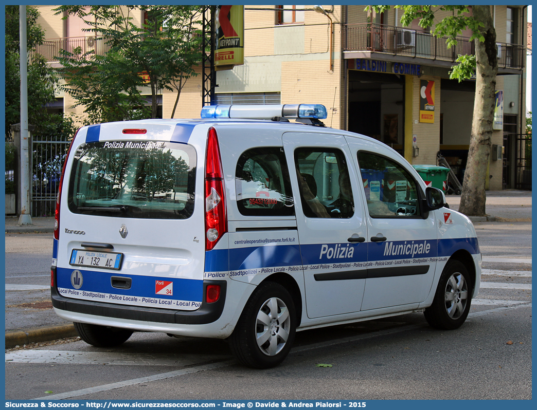 Polizia Locale YA132AC
Polizia Municipale
Comune di Forlì
Renault Kangoo III serie
Allestitore Focaccia Group S.r.l.
Parole chiave: Polizia;Locale;Municipale;Renault;Kangoo;Focaccia