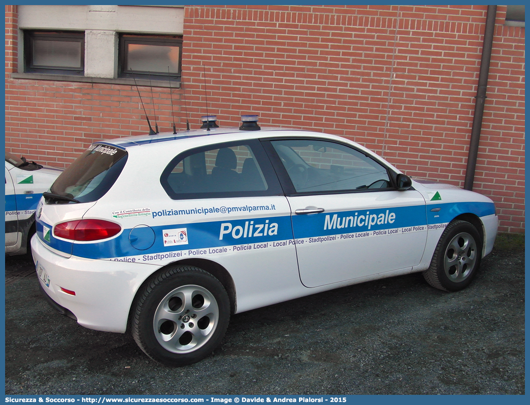 Polizia Locale YA727AJ
Polizia Municipale
Unione Montana Appennino Parma Est
Alfa Romeo 147 II serie
Allestitore Cormar S.a.s.
Parole chiave: Polizia;Locale;Municipale;Parma Est;Langhirano;Lesignano de Bagni;Monchio delle Corti;Neviano degli Arduini;Palanzano;Tizzano Val Parma;Alfa;Romeo;147;Cormar;YA727AJ;YA 727 AJ