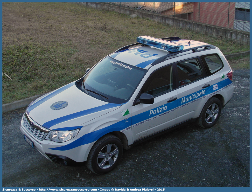 Polizia Locale YA391AD
Polizia Municipale
Unione Montana Appennino Parma Est
Subaru Forester V serie
Allestitore Cormar S.a.s.
Parole chiave: Polizia;Locale;Municipale;Parma Est;Langhirano;Lesignano de Bagni;Monchio delle Corti;Neviano degli Arduini;Palanzano;Tizzano Val Parma;Subaru;Forester;Cormar;YA391AD;YA 391 AD