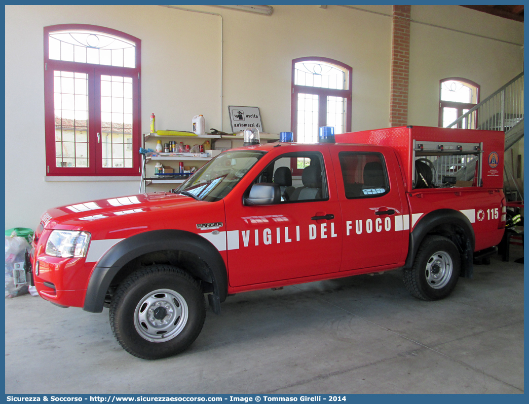 VF 25323
Corpo Nazionale Vigili del Fuoco
Ford Ranger II serie
Allestitore Fortini S.r.l.
Parole chiave: VVF;V.V.F.;Corpo;Nazionale;Vigili;del;Fuoco;Ford;Ranger;Fortini