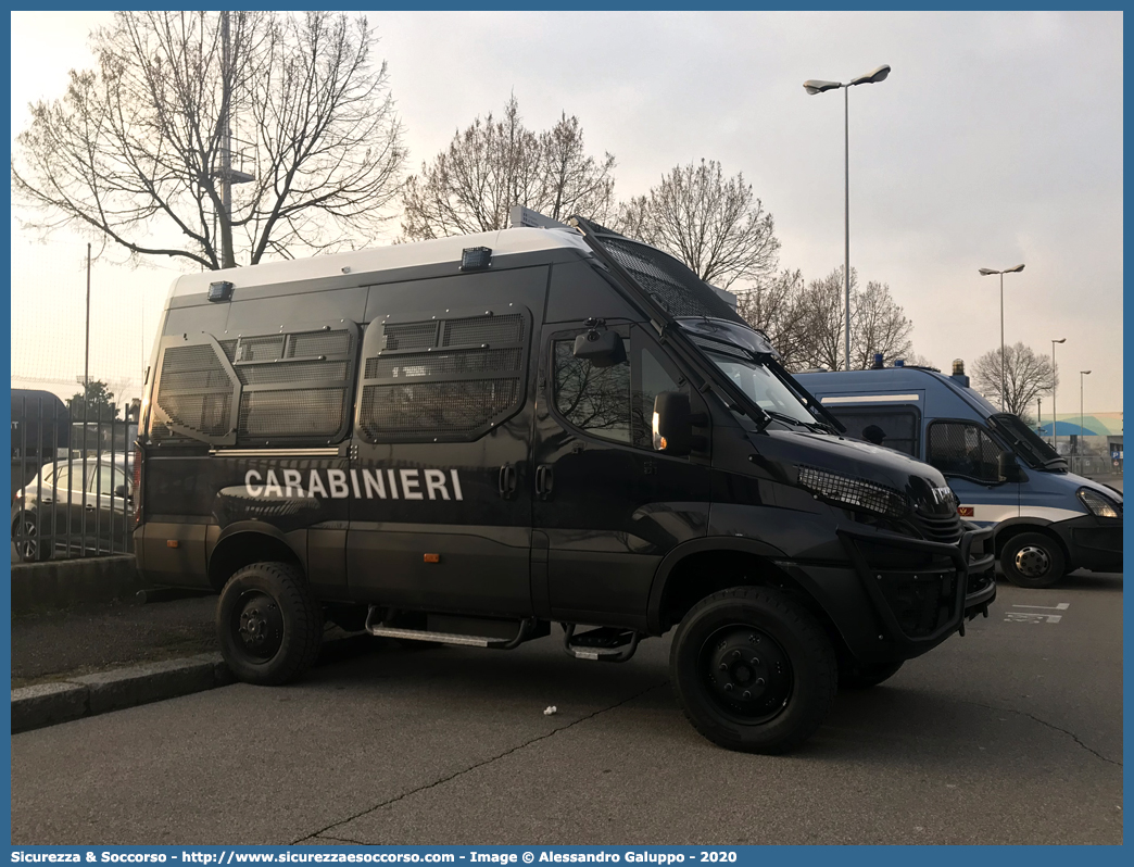 CC DY655
Arma dei Carabinieri
Iveco Daily MUV 70.18
Parole chiave: CC;C.C.;Arma;Carabinieri;Battaglioni Mobili;Battaglione Mobile;Iveco;Daily;MUV;70.18;Blindato;Ordine Pubblico