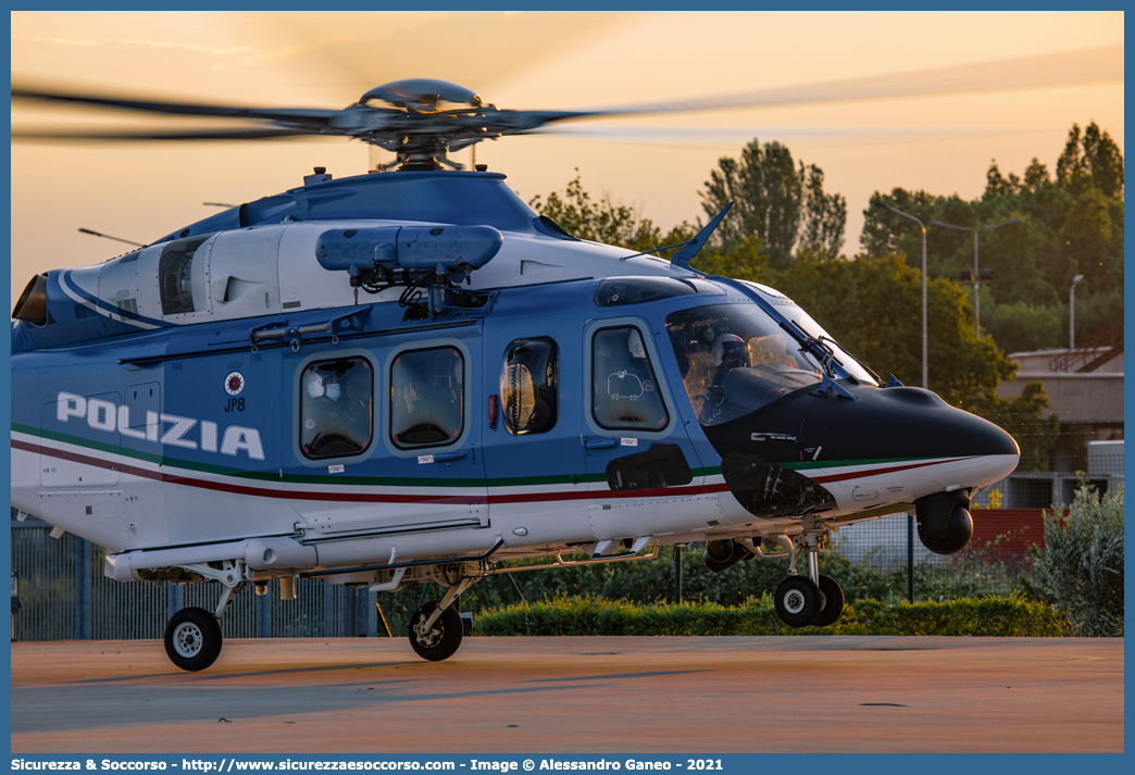 MM81979 / PS 118
Polizia di Stato
Reparto Volo
Leonardo Helicopters AW139
Parole chiave: PS;P.S.;Polizia;di;Stato;Pubblica;Sicurezza;Reparto;Volo;Agusta;Westland;Leonardo;Helicopters;139