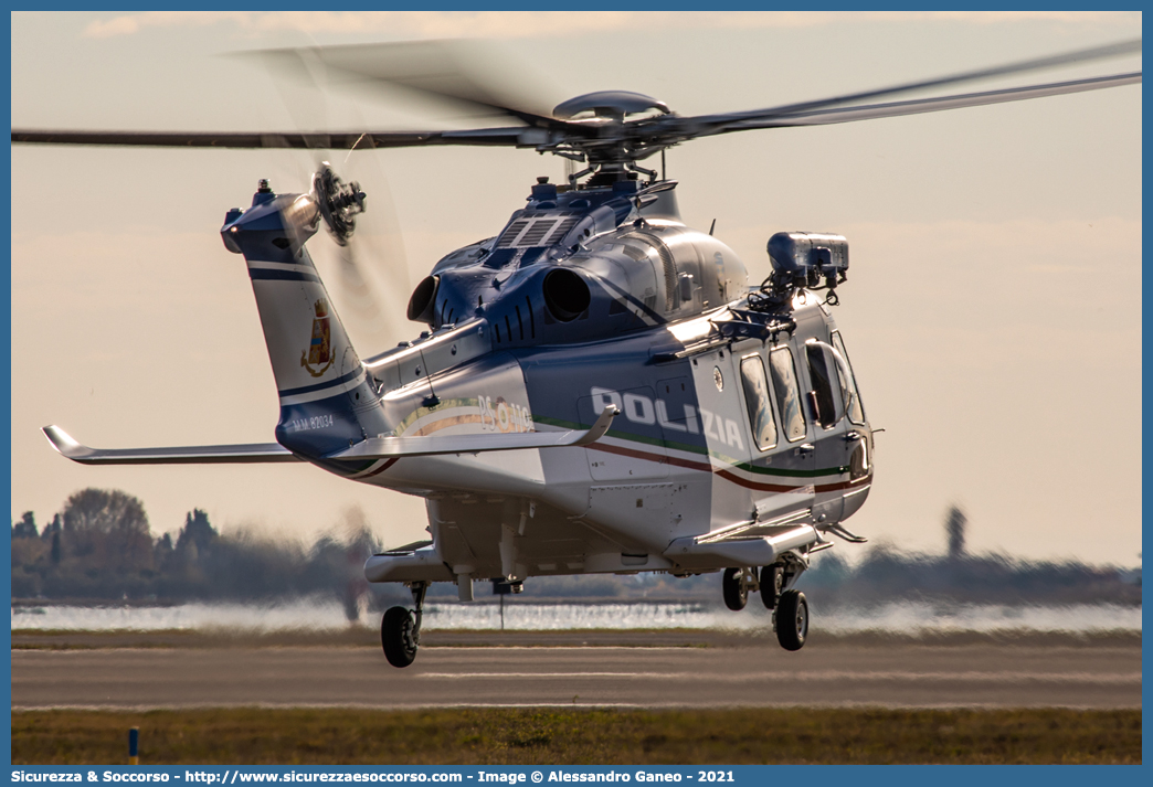 MM82034 / PS 119
Polizia di Stato
Reparto Volo
Leonardo Helicopters AW139
Parole chiave: PS;P.S.;Polizia;di;Stato;Pubblica;Sicurezza;Reparto;Volo;Agusta;Westland;Leonardo;Helicopters;139