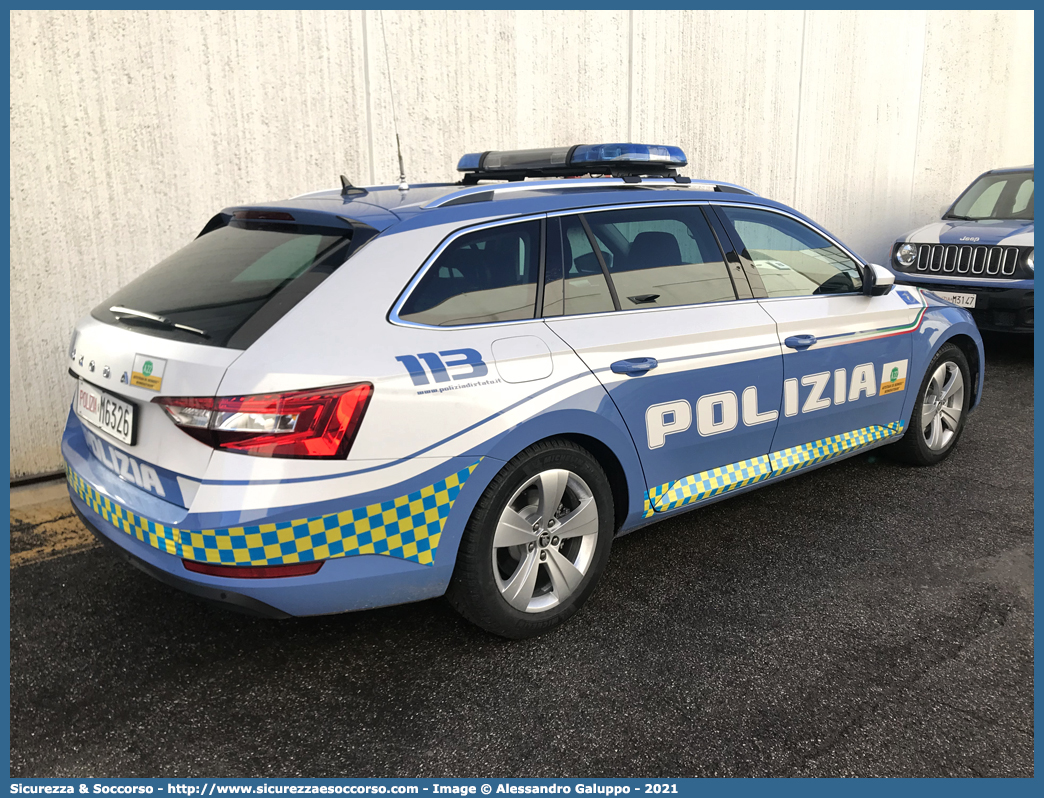 Polizia M6326
Polizia di Stato
Polizia Stradale
Autostrada del Brennero S.p.A.
Skoda Superb Wagon 4x4 III serie restyling
Allestitore Focaccia Group S.r.l.
Parole chiave: PS;P.S.;Polizia;di;Stato;Stradale;Autostrada del Brennero S.p.A.;Brenneroautobahn A.G.;Skoda;Superb;Wagon;Focaccia