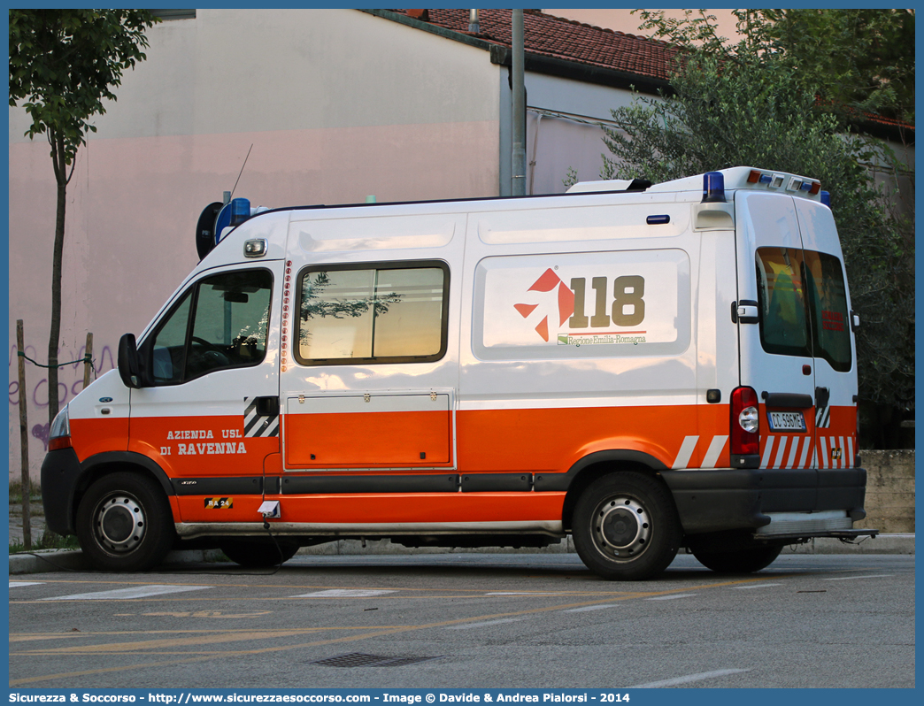 RA 24
118 Romagna Soccorso
Ambito Territoriale di Ravenna
Renault Master III serie
Allestitore Vision S.r.l.
Parole chiave: Renault;Master;118;Romagna;Ravenna;Soccorso;Ambulanza;Autoambulanza;Vision