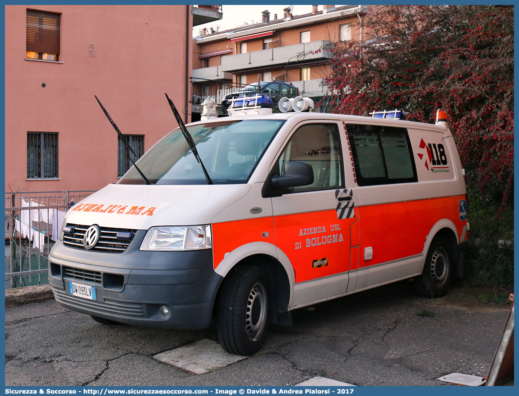 BO 0814
118 Bologna Soccorso
Volkswagen Transporter T5
Allestitore Vision S.r.l.
Parole chiave: 118;Bologna;Soccorso;Ambulanza;Autoambulanza;Volkswagen;Transporter;T5;GECAV;Gestione;Emergenza;Cantieri;Alta Velocità;Variante di Valico;Vision