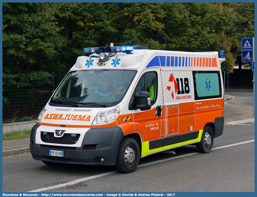 BO 2306
118 Imola Soccorso
Peugeot Boxer III serie
Allestitore EDM S.r.l.
(variante)
Parole chiave: 118;Imola;Soccorso;Ambulanza;Autoambulanza;Peugeot;Boxer;EDM;E.D.M.