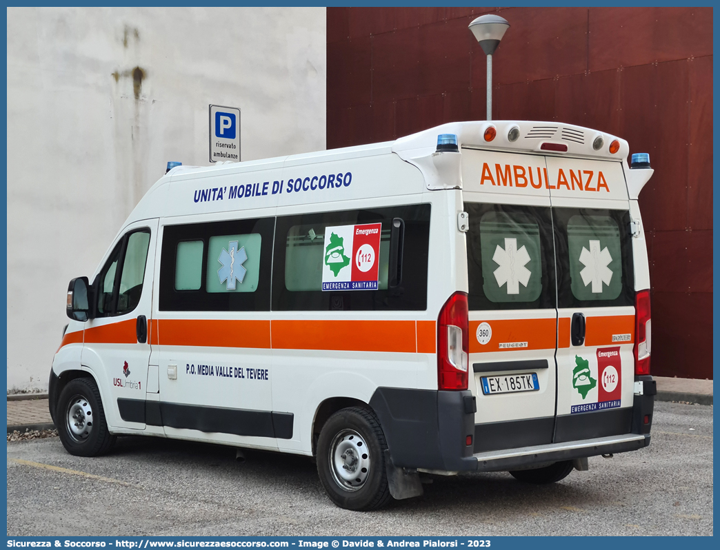 608
118 Umbria Soccorso
Azienda USL Umbria 1
Peugeot Boxer III serie restyling
Allestitore GGG Elettromeccanica S.r.l.
(variante)
Parole chiave: 118;Umbria;Soccorso;USL;1;Ambulanza;Autoambulanza;Peugeot;Boxer;GGG;Elettromeccanica