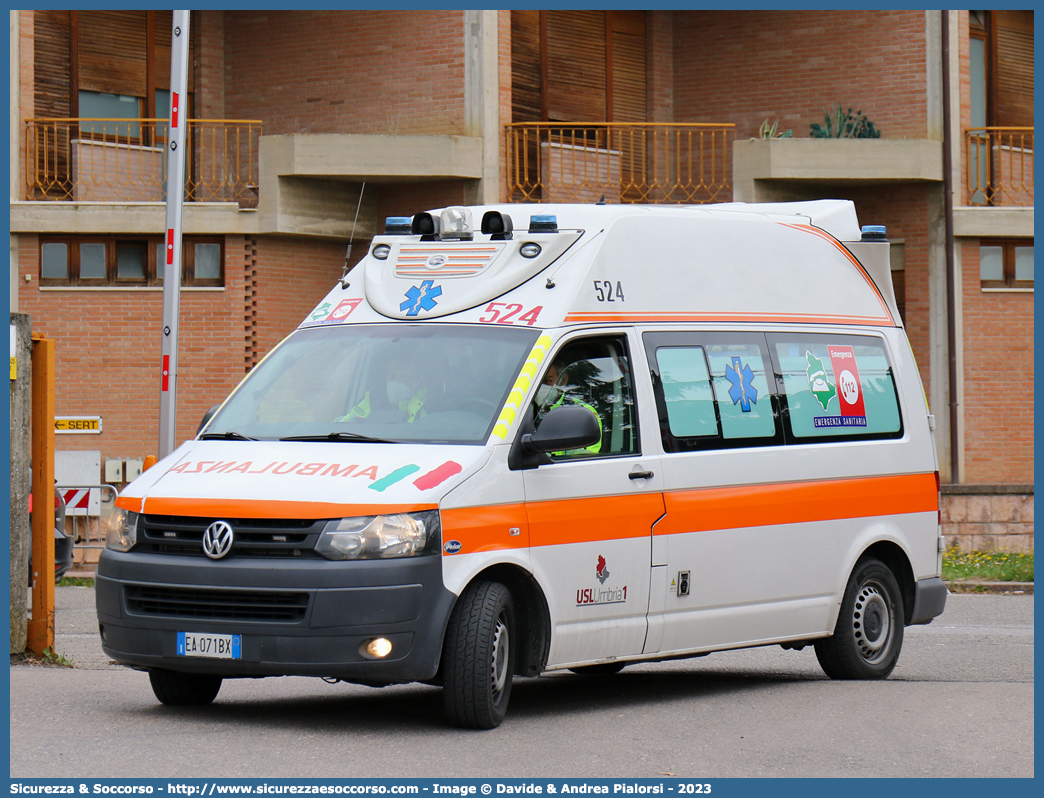 524
118 Umbria Soccorso
Azienda USL Umbria 1
Volkswagen Transporter T5 restyling
Allestitore Aricar S.p.A.
Parole chiave: 118;Umbria;Soccorso;USL;1;Ambulanza;Autoambulanza;Volkswagen;Transporter;T5;Aricar