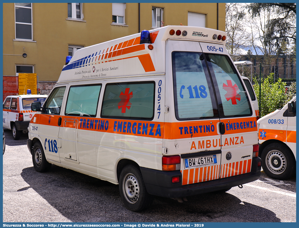 005-47
118 Trentino Emergenza
Volkswagen Transporter T4 restyling
Allestitore EDM S.r.l.
Parole chiave: 118;Trento;Trentino;Emergenza;Ambulanza;Volkswagen;Transporter;T4;EDM