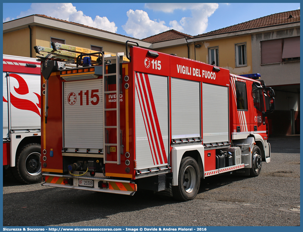 VF 25309
Corpo Nazionale Vigili del Fuoco
Iveco Magirus EuroCargo
120E25 II serie "SuperCity"
Parole chiave: VVF;V.V.F.;Corpo;Nazionale;Vigili;del;Fuoco;AutoPompaSerbatoio;APS;A.P.S.;Iveco;Magirus;EuroCargo;SuperCity;120E25