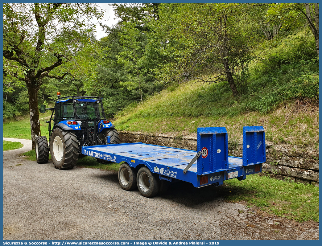 -
Arma dei Carabinieri
Comando Unità per la Tutela Forestale, 
Ambientale e Agroalimentare
New Holland T4.95
Parole chiave: CC;C.C.;Arma;dei;Carabinieri;Comando;Unità;per;la;Tutela;Forestale;Ambientale;Agroalimentare;New;Holland;T4.95