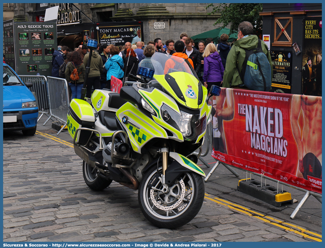 -
United Kingdom of Great Britain and Northern Ireland
Scottish Ambulance Service
BMW R1200RT III generation
Parole chiave: United;Kingdom;Great;Britain;Northern;Ireland;Scottish;Ambulance;Service;BMW;RT1200R;RT;1200;R