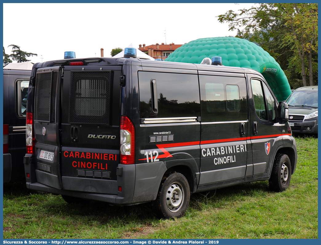 CC DC813
Arma dei Carabinieri
Centro e Nuclei Cinofili
Fiat Ducato III serie
Parole chiave: CC;C.C.;Arma;Carabinieri;Centro;Nucleo;Cinofili;Fiat;Ducato