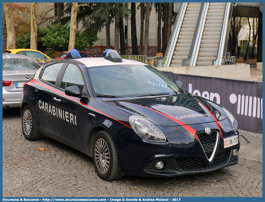 CC DK737
Arma dei Carabinieri
Alfa Romeo Nuova Giulietta
I serie II restyling
Allestitore Nuova Carrozzeria Torinese S.r.l.
Parole chiave: C.C.;CC;Arma;dei;Carabinieri;Alfa;Romeo;Giulietta