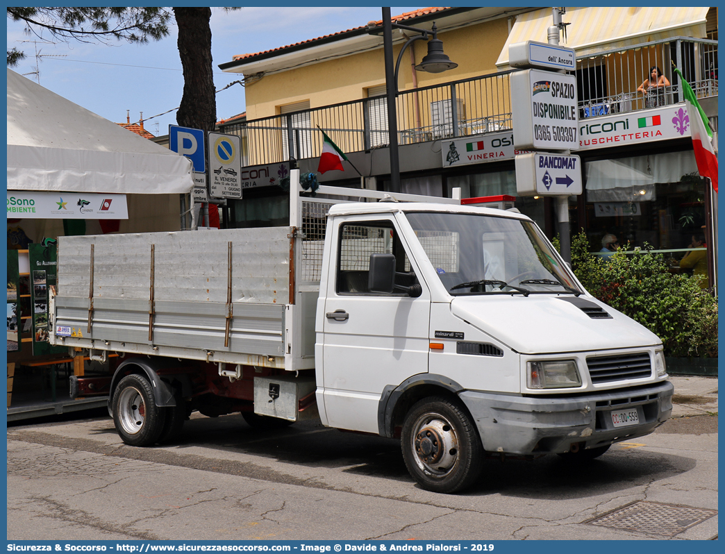 CC DP559
Arma dei Carabinieri
Comando Unità per la Tutela Forestale, 
Ambientale e Agroalimentare
Iveco Turbodaily 35-8 II serie
Parole chiave: CC;C.C.;Arma;dei;Carabinieri;Comando;Unità;per;la;Tutela;Forestale;Ambientale;Agroalimentare;Iveco;Turbodaily