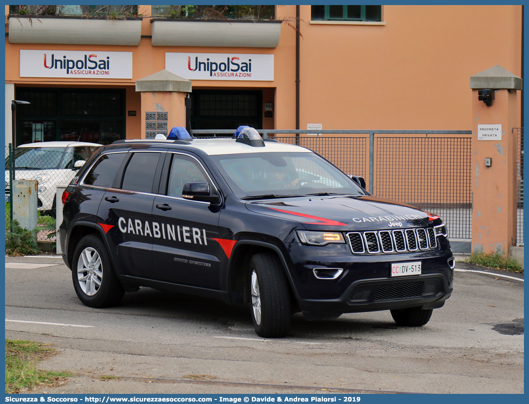 CC DV513
Arma dei Carabinieri
Aliquota di Primo Intervento
Jeep Grand Cherokee V serie
Allestitore Repetti S.r.l.
Parole chiave: CC;C.C.;Arma;dei;Carabinieri;Nucleo;Radiomobile;Jeep;Grand;Cherokee;API;A.P.I.;Aliquota;Primo;Intervento;Repetti