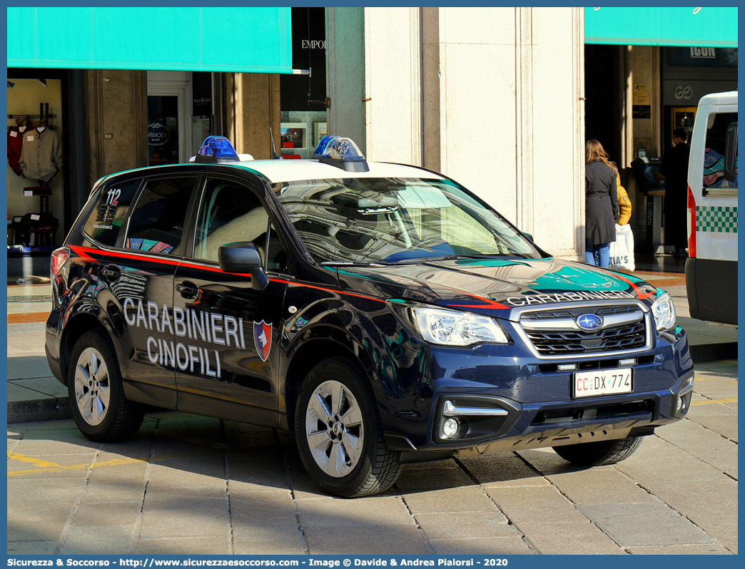 CC DX774
Arma dei Carabinieri
Centro e Nuclei Cinofili
Subaru Forester VI serie restyling
Parole chiave: CC;C.C.;Arma;Carabinieri;Centro;Nuclei;Nucleo;Cinofili;Subaru;Forester