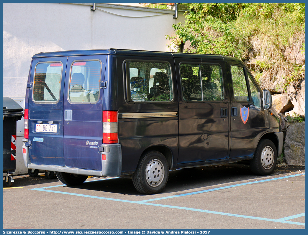 CC BB741
Arma dei Carabinieri
Gruppo Sportivo
Fiat Ducato II serie
Parole chiave: CC;C.C.;dei;Arma;Carabinieri;Bus;Minibus;Fiat;Ducato