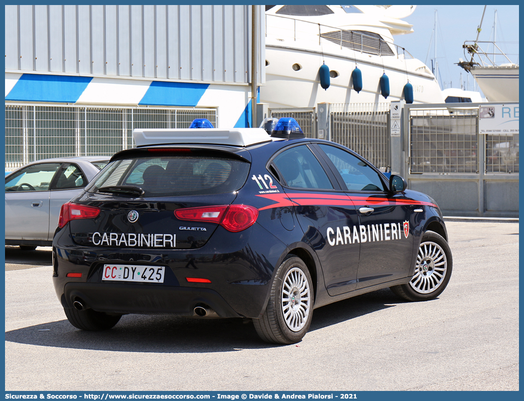 CC DY425
Arma dei Carabinieri
Alfa Romeo Nuova Giulietta
I serie II restyling
Allestitore Nuova Carrozzeria Torinese S.r.l.
(II fornitura)
Parole chiave: CC;C.C.;Arma;dei;Carabinieri;Alfa;Romeo;Nuova;Giulietta;Nuova;Carrozzeria;Torinese;NCT;N.C.T.