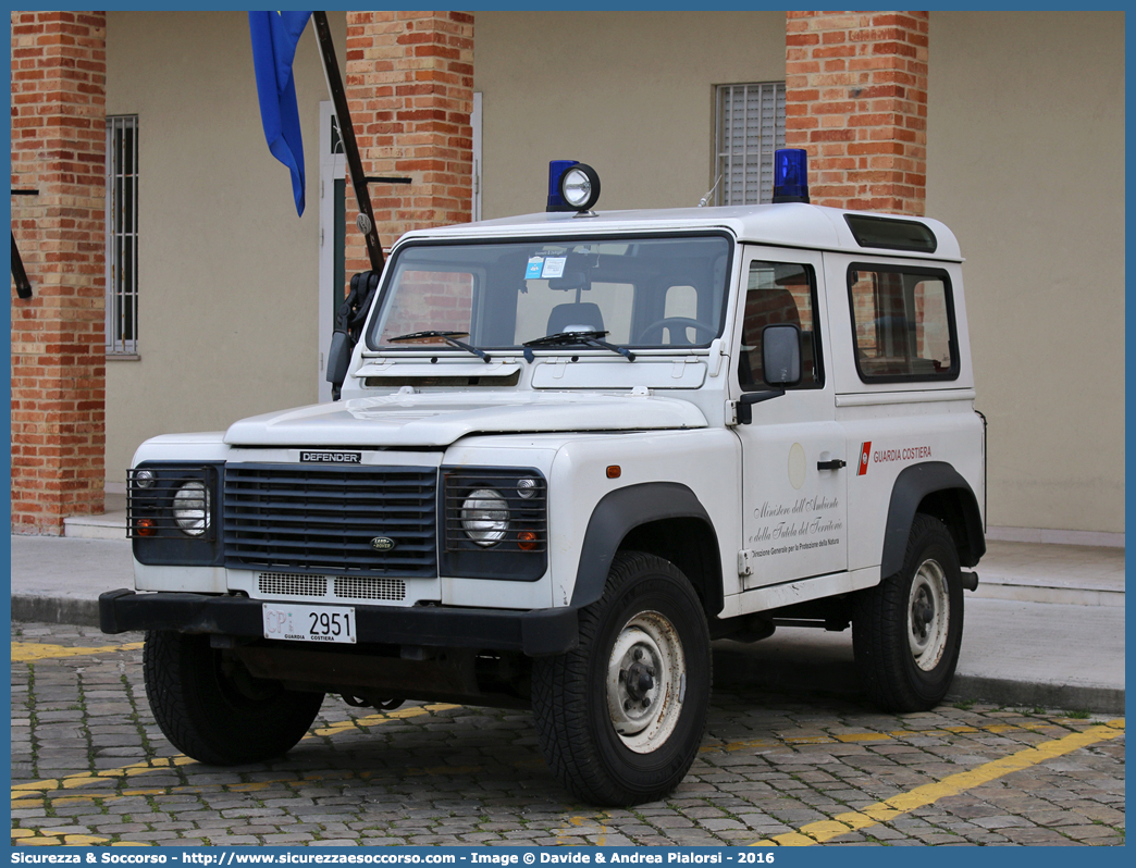 CP 2951
Corpo delle Capitanerie di Porto
Guardia Costiera
Land Rover Defender 90
Parole chiave: CP;GC;C.P.;G.C.;Guardia Costiera;Capitaneria di Porto;Capitanerie di Porto;Land Rover;Defender;90