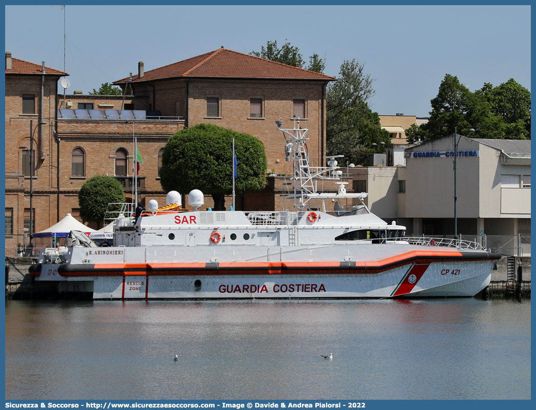 CP 421 "Roberto Aringhieri"
Corpo delle Capitanerie di Porto
Guardia Costiera
Vedette Veloci Classe 420
Cantiere Navale Intermarine S.p.A.
Parole chiave: Guardia;Costiera;Capitaneria;Capitanerie;Porto;Vedetta;Vedette;Veloce;Veloci;Classe;420;CP;C.P.;G.C.;GC;Intermarine;Roberto;Aringhieri