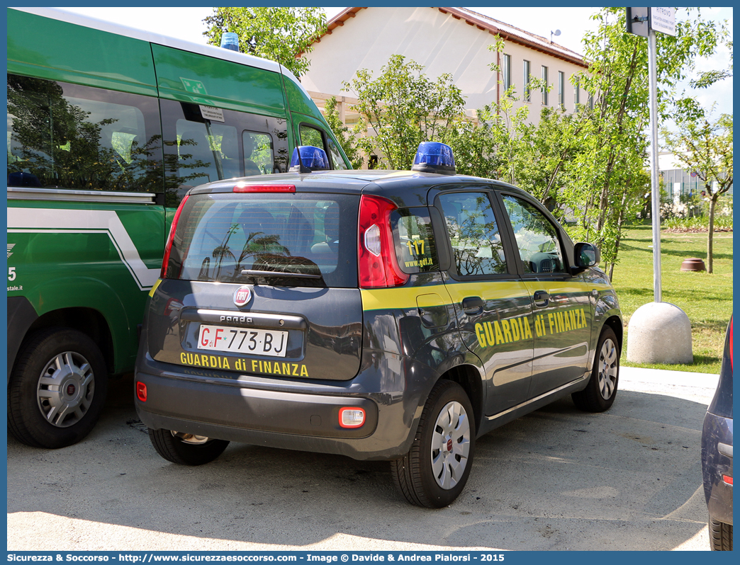 GdiF 773BJ
Guardia di Finanza
Fiat Nuova Panda II serie
Parole chiave: GdiF;G.D.F.;GDF;Guardia;di;Finanza;Fiat;Nuova;Panda