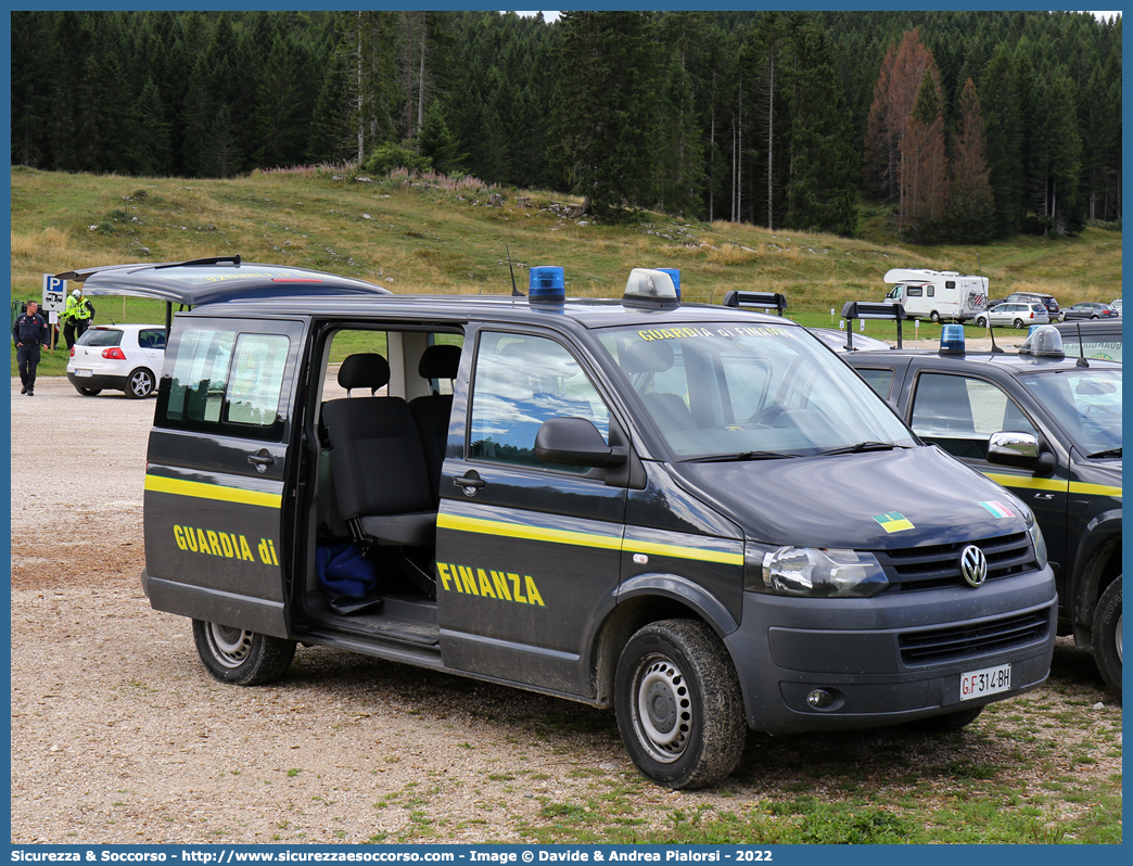 GdiF 314BH
Guardia di Finanza
S.A.G.F.
Volkswagen Transporter T5 restyling
Allestitore Focaccia Group S.r.l.
Parole chiave: GdiF;GDF;Guardia di Finanza;S.A.G.F.;SAGF;Soccorso Alpino;Volkswagen;Transporter;T5;T 5;Caravelle;4 Motion;4 Motion