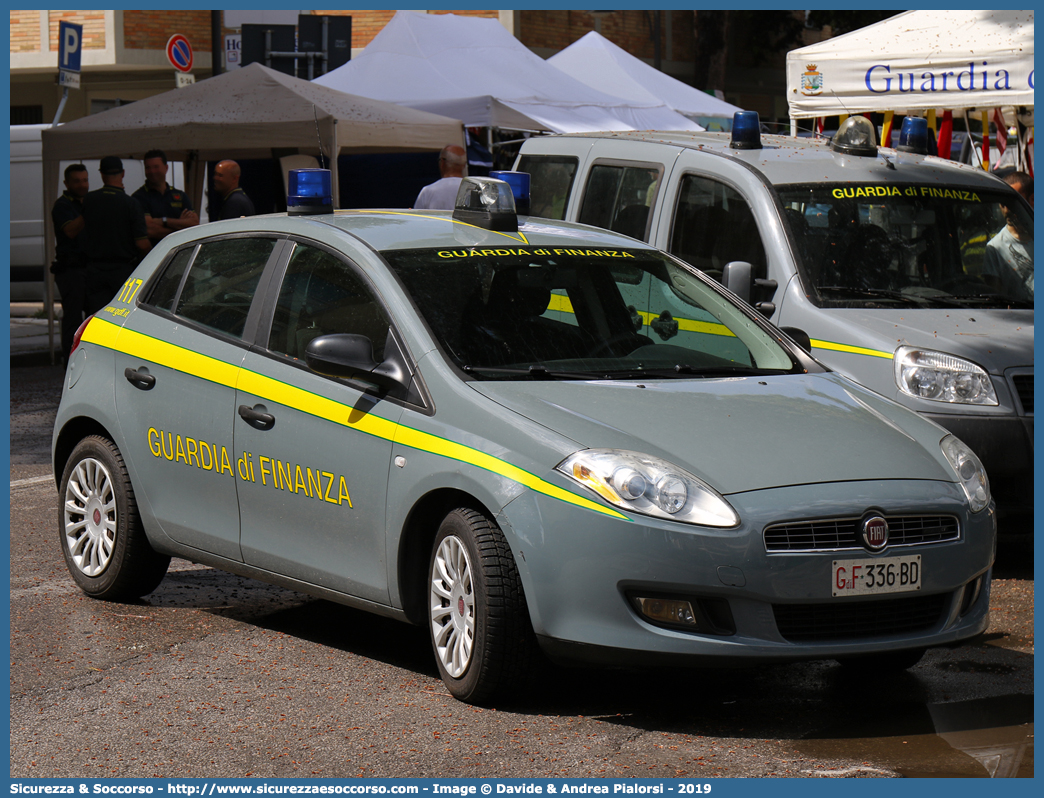 GdiF 336BD
Guardia di Finanza
Fiat Nuova Bravo
Parole chiave: GdiF;G.D.F.;GDF;Guardia;di;Finanza;Fiat;Nuova;Bravo