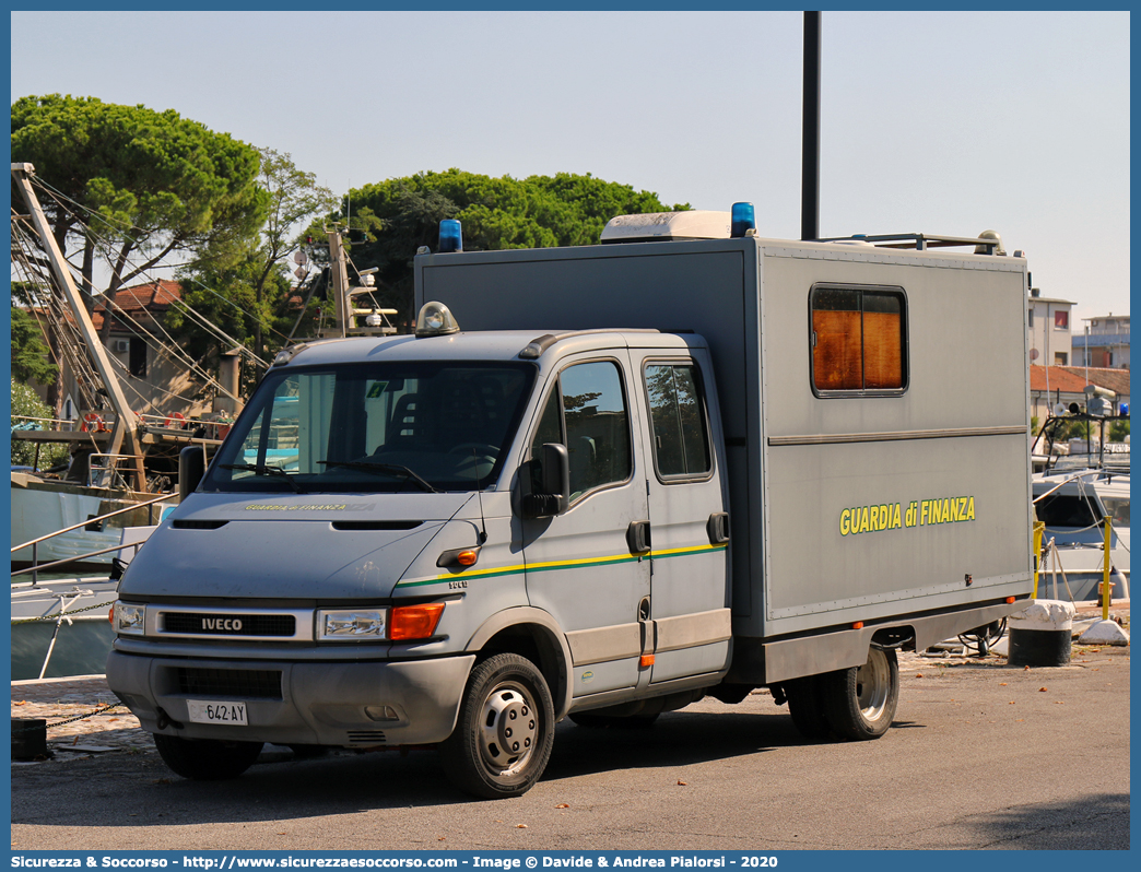 GdiF 642AY
Guardia di Finanza
Iveco Daily 50C13 III serie
Allestitore Elevox S.r.l.
Parole chiave: GdiF;G.D.F.;GDF;Guardia;di;Finanza;Iveco;Daily;50C13;Elevox